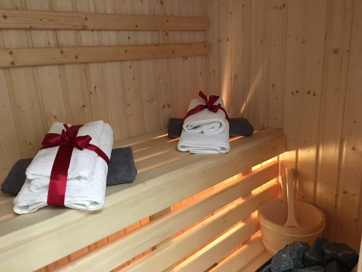 Family & Business Sauna Apartments Sienkiewicza No1 Centrum Plac Lliteratow- Piekny Apartament - 1 Bedroom With Private Sauna, Bath With Hydromassage, Parking Kielce Exterior foto